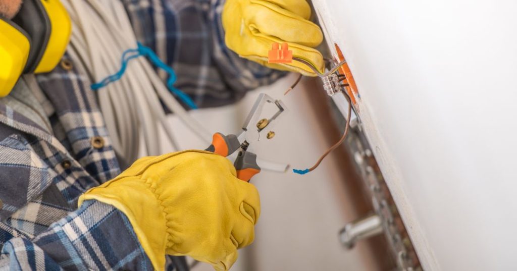 Consertos e manutenções elétricas em Atibaia